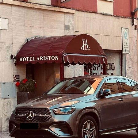 Hotel Ariston Пйомбіно Екстер'єр фото