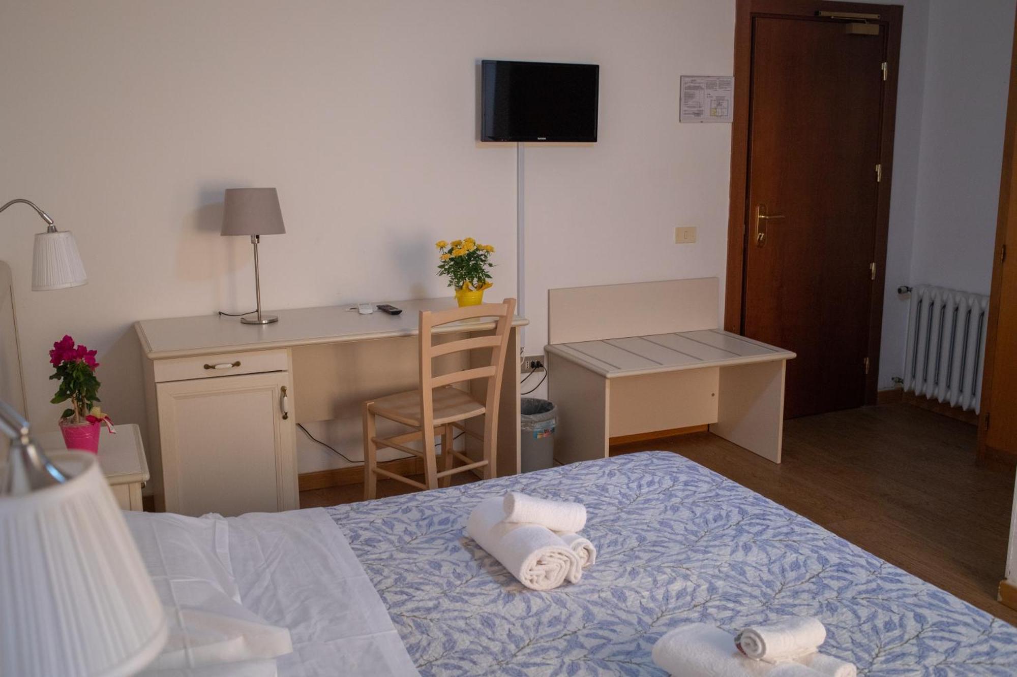 Hotel Ariston Пйомбіно Екстер'єр фото