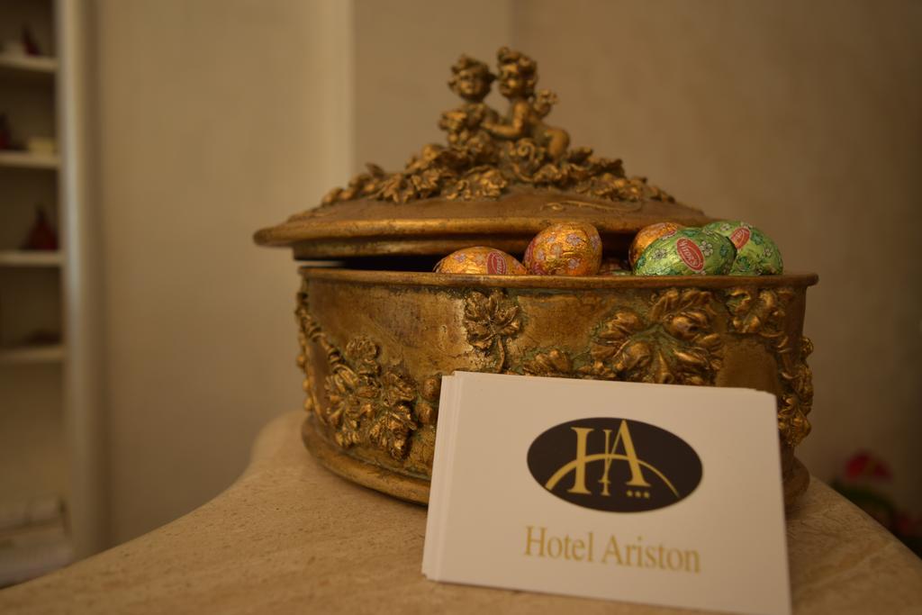 Hotel Ariston Пйомбіно Екстер'єр фото